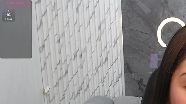 Snapshot of Ivony18_b chatting on 14, 1, 2026 Ivony18 b online show from 14, 1, 2026