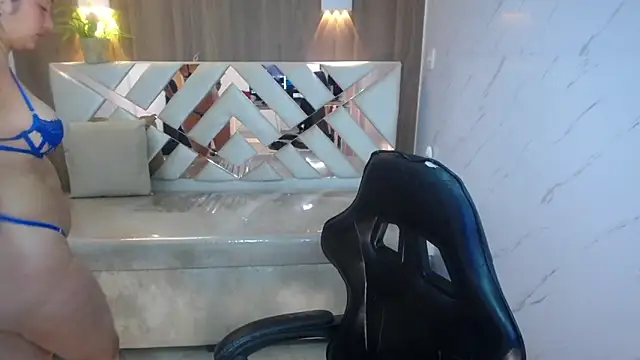 Snapshot of Ivony18_b chatting on 16, 1, 2026 Ivony18 b online show from 16, 1, 2026