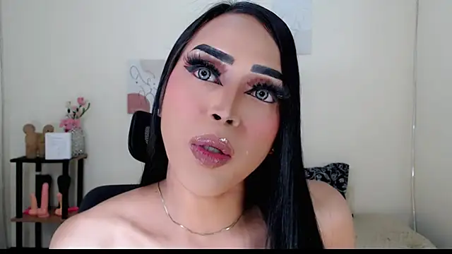 Lessandra Lust online show from 4, 10, 2025