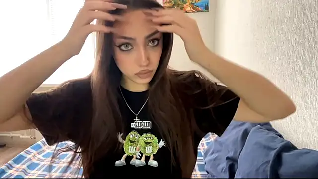 Snapshot of Leaf_Unto chatting on 15, 10, 2025 Leaf Unto online show from 15, 10, 2025