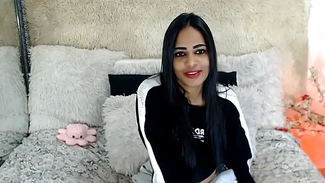 Snapshot of indianchic89 chatting on 14, 12, 2025 indianchic89 online show from 14, 12, 2025