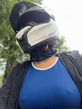 AlannaEvons online show from 17, 4, 2026