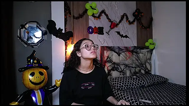 Snapshot of honeymoon_12 chatting on 20, 10, 2025 honeymoon 12 online show from 20, 10, 2025