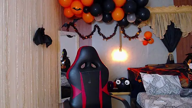 Snapshot of honeymoon_12 chatting on 21, 10, 2025 honeymoon 12 online show from 21, 10, 2025