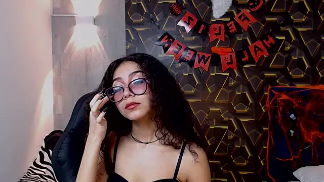 Snapshot of honeymoon_12 chatting on 30, 10, 2025 honeymoon 12 online show from 30, 10, 2025