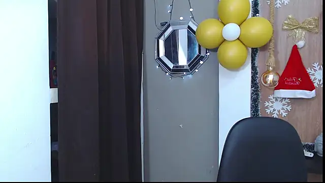 Snapshot of honeymoon_12 chatting on 27, 11, 2025 honeymoon 12 online show from 27, 11, 2025