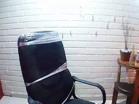 MiiaVelasquez online show from 19, 11, 2025