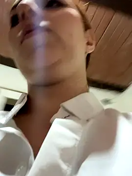 CoraVibes online show from 18, 10, 2025