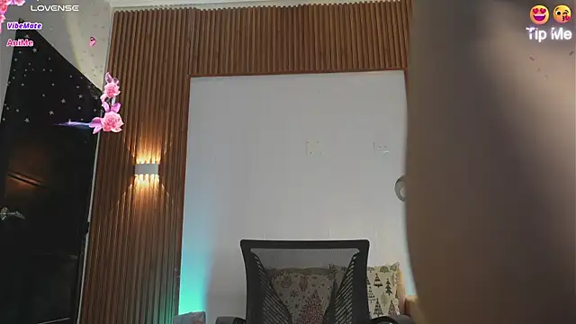 Snapshot of Roxybeautyy chatting on 17, 10, 2025 Roxybeautyy online show from 17, 10, 2025