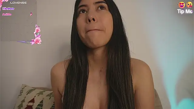 Roxybeautyy online show from 5, 3, 2026