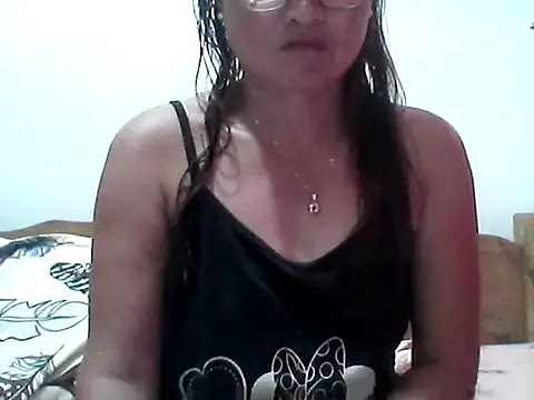 nathalie0045 online show from 3, 10, 2025