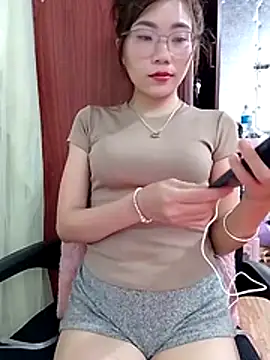 Snapshot of MyMy08 chatting on 28, 11, 2025 MyMy08 online show from 28, 11, 2025