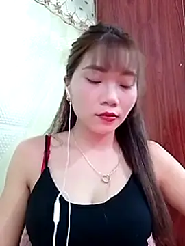 Snapshot of MyMy08 chatting on 17, 12, 2025 MyMy08 online show from 17, 12, 2025