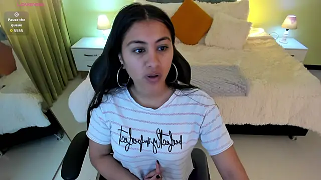 Camille Olsen  online show from 20, 10, 2025