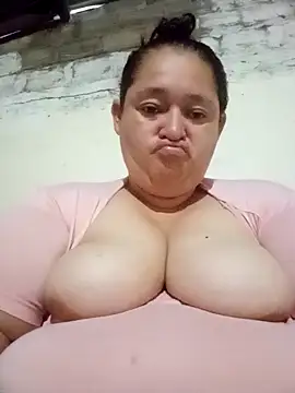 Snapshot of Sexyy-BBW chatting on 21, 10, 2025 Sexyy-BBW online show from 21, 10, 2025