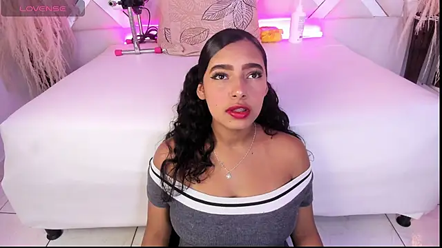 Zoe-Johnson  online show from 27, 5, 2026