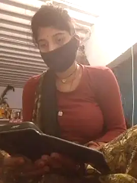 Snapshot of Maya5656 chatting on 28, 11, 2025 Maya5656 online show from 28, 11, 2025