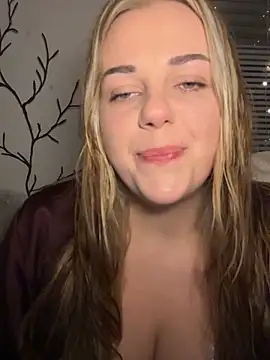 ItsLxsa online show from 4, 10, 2025