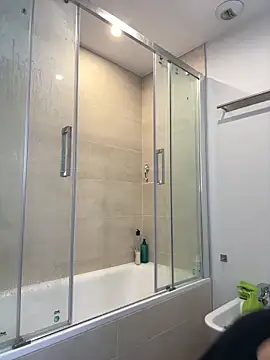 prettylittlefooxy online show from 12, 11, 2025