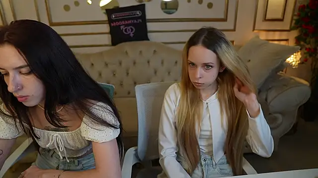 Snapshot of _Lili_054 chatting on 29, 10, 2025  Lili 054 online show from 29, 10, 2025