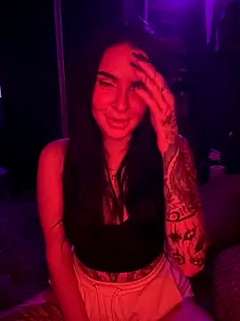 Snapshot of sweetyasmiin chatting on 12, 9, 2025 sweetyasmiin online show from 12, 9, 2025