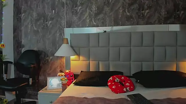 Snapshot of yiyisandoval chatting on 8, 2, 2026 yiyisandoval online show from 8, 2, 2026