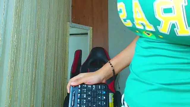 Snapshot of miss_leidy_ chatting on 24, 6, 2026 miss leidy online show from 24, 6, 2026