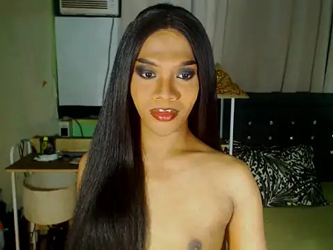Snapshot of GoldenCumTYRA chatting on 6, 5, 2026 GoldenCumTYRA online show from 6, 5, 2026