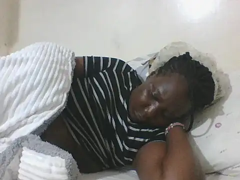 Snapshot of PureBliss- chatting on 21, 9, 2025 PureBliss- online show from 21, 9, 2025