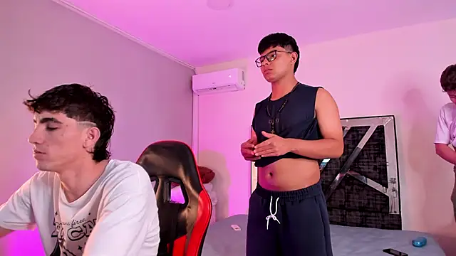 Handsomeboyss19 online show from 21, 2, 2026