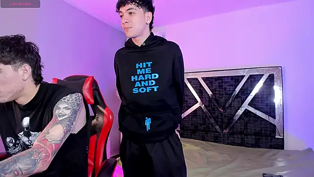 Handsomeboyss19 online show from 21, 4, 2026