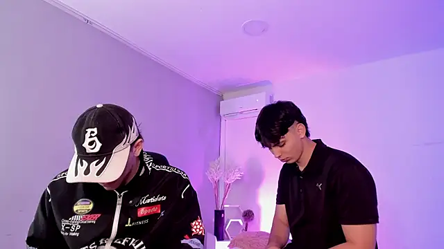 Handsomeboyss19 online show from 20, 6, 2026