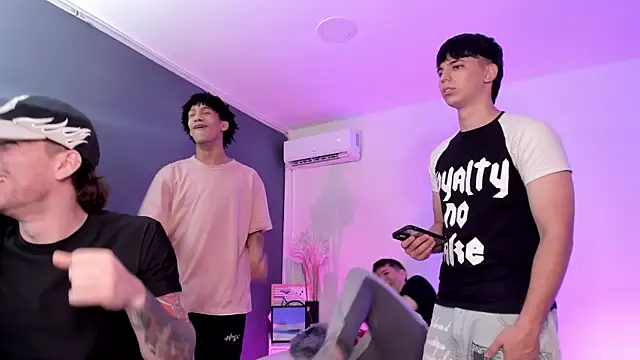 Handsomeboyss19 online show from 23, 6, 2026
