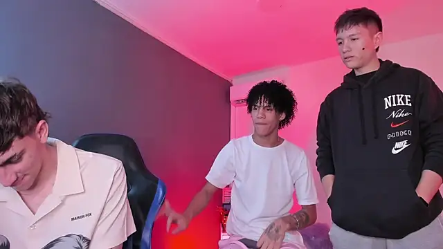 Handsomeboyss19 online show from 20, 7, 2026