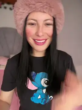 Mia salinass online show from 5, 4, 2026