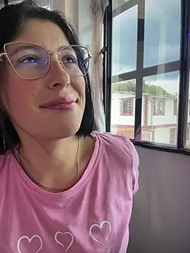 Mia salinass online show from 21, 4, 2026