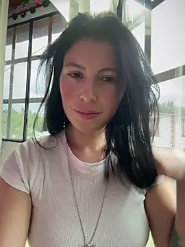 Mia salinass online show from 23, 4, 2026