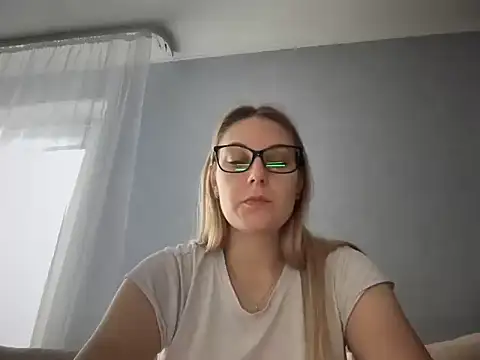 Snapshot of NikexPretty chatting on 2, 10, 2025 NikexPretty online show from 2, 10, 2025