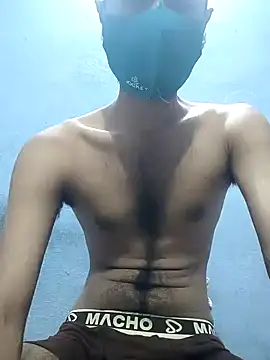 Snapshot of GirlsCrush_ chatting on 18, 9, 2025 GirlsCrush  online show from 18, 9, 2025