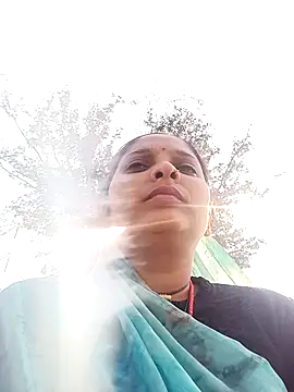 Snapshot of Hot_mamta55 chatting on 29, 11, 2025 Hot mamta55 online show from 29, 11, 2025