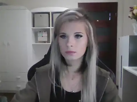 KristineGlow online show from 3, 10, 2025