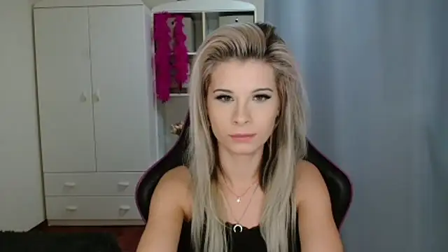 KristineGlow online show from 28, 10, 2025