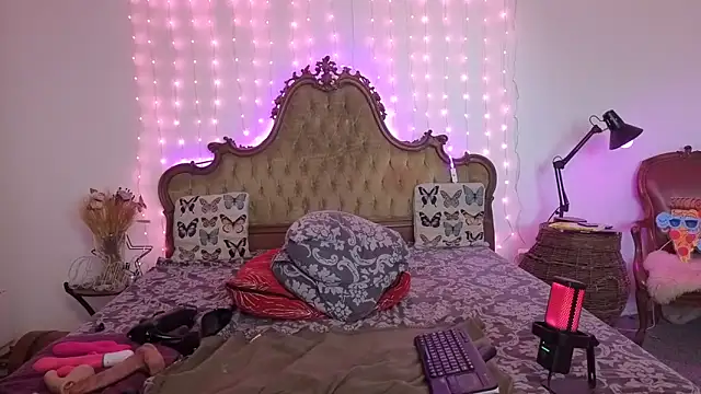 SilkenSin online show from 14, 4, 2026