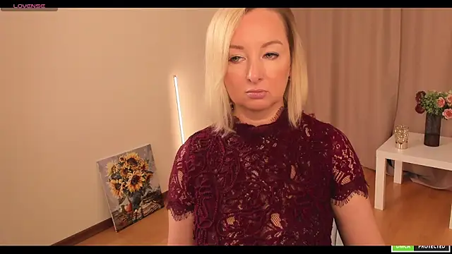 sexmom8 online show from 13, 10, 2025