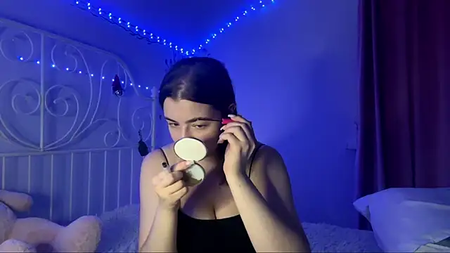 HoneyMist online show from 4, 10, 2025