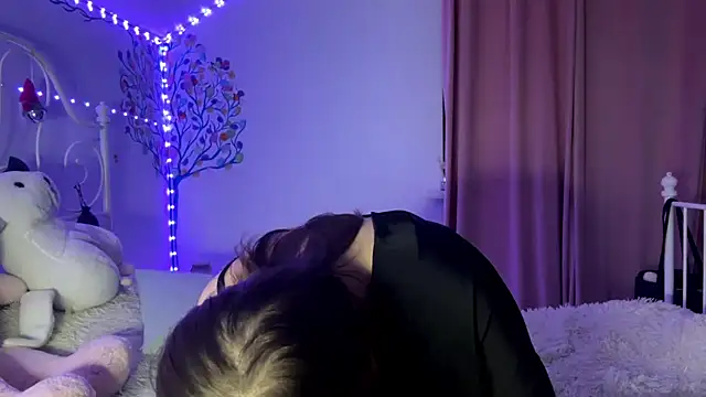 HoneyMist online show from 8, 10, 2025