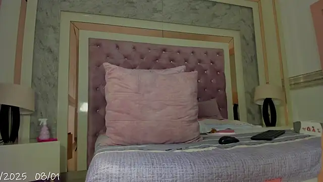 Ariel Versace online show from 8, 1, 2026