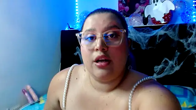 Snapshot of EmmaTower chatting on 8, 10, 2025 EmmaTower online show from 8, 10, 2025