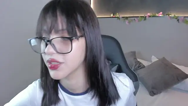 Snapshot of nessnesta chatting on 12, 9, 2025 nessnesta online show from 12, 9, 2025