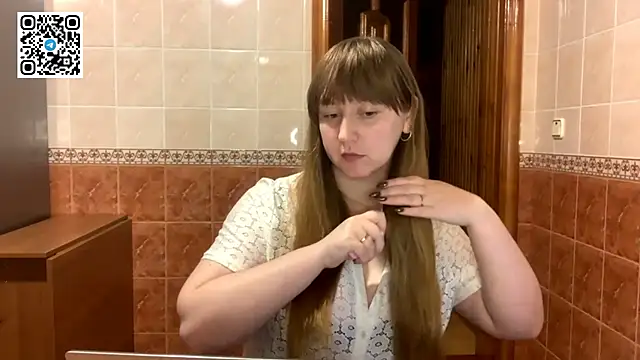 MaroonMoon  online show from 17, 11, 2025